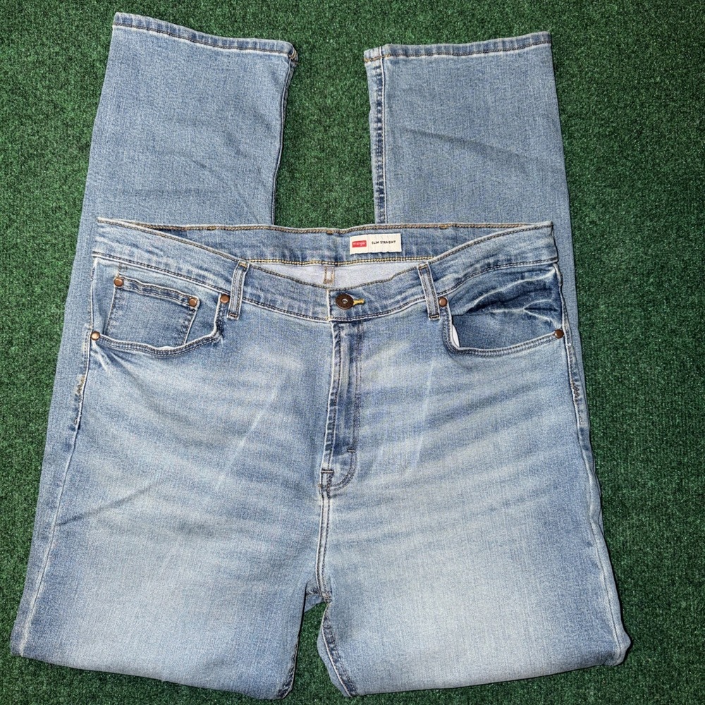 Wrangler Slim Straight Men's Size 38x32 Light Wash 036